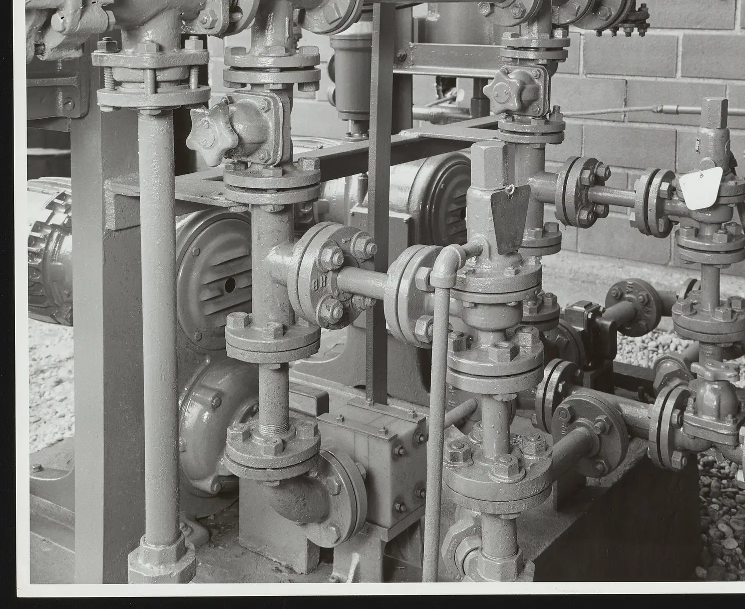 Industrial pipework and valves